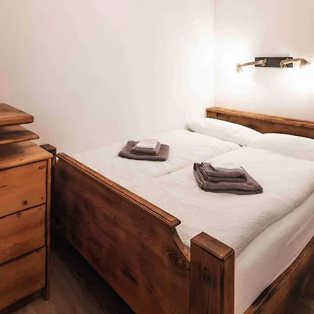 Luxury Larch Loft Apartment *