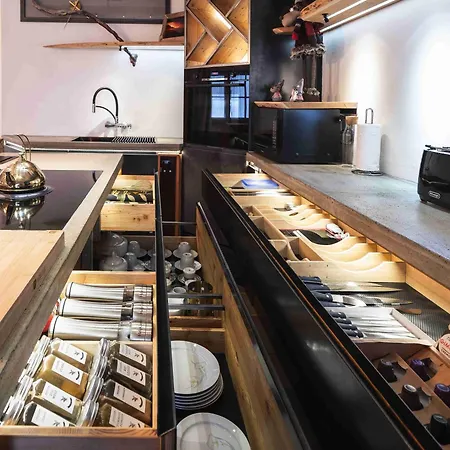 Luxury Larch Loft Apartment *
